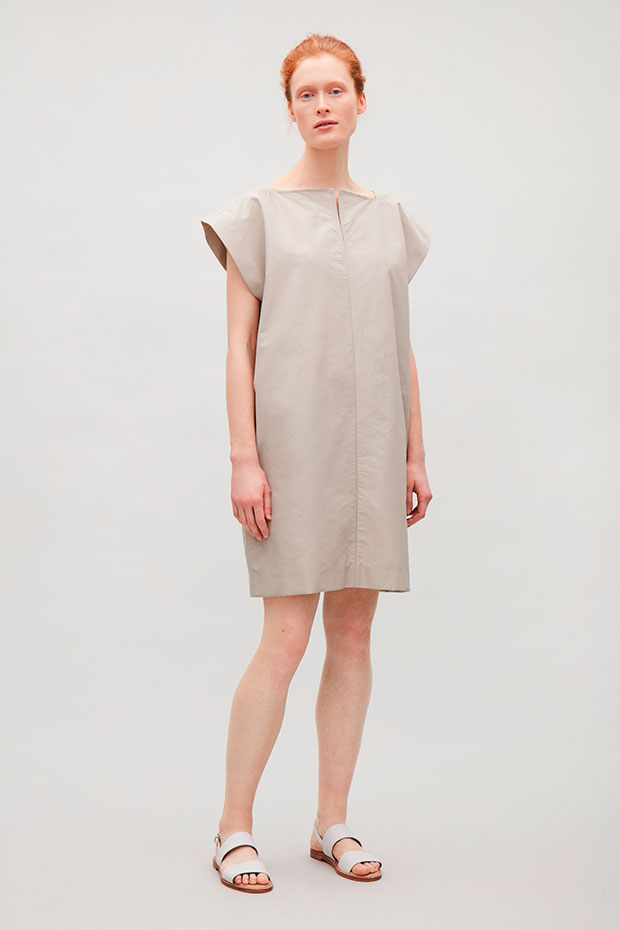 COS 10 W4. Vestido beige