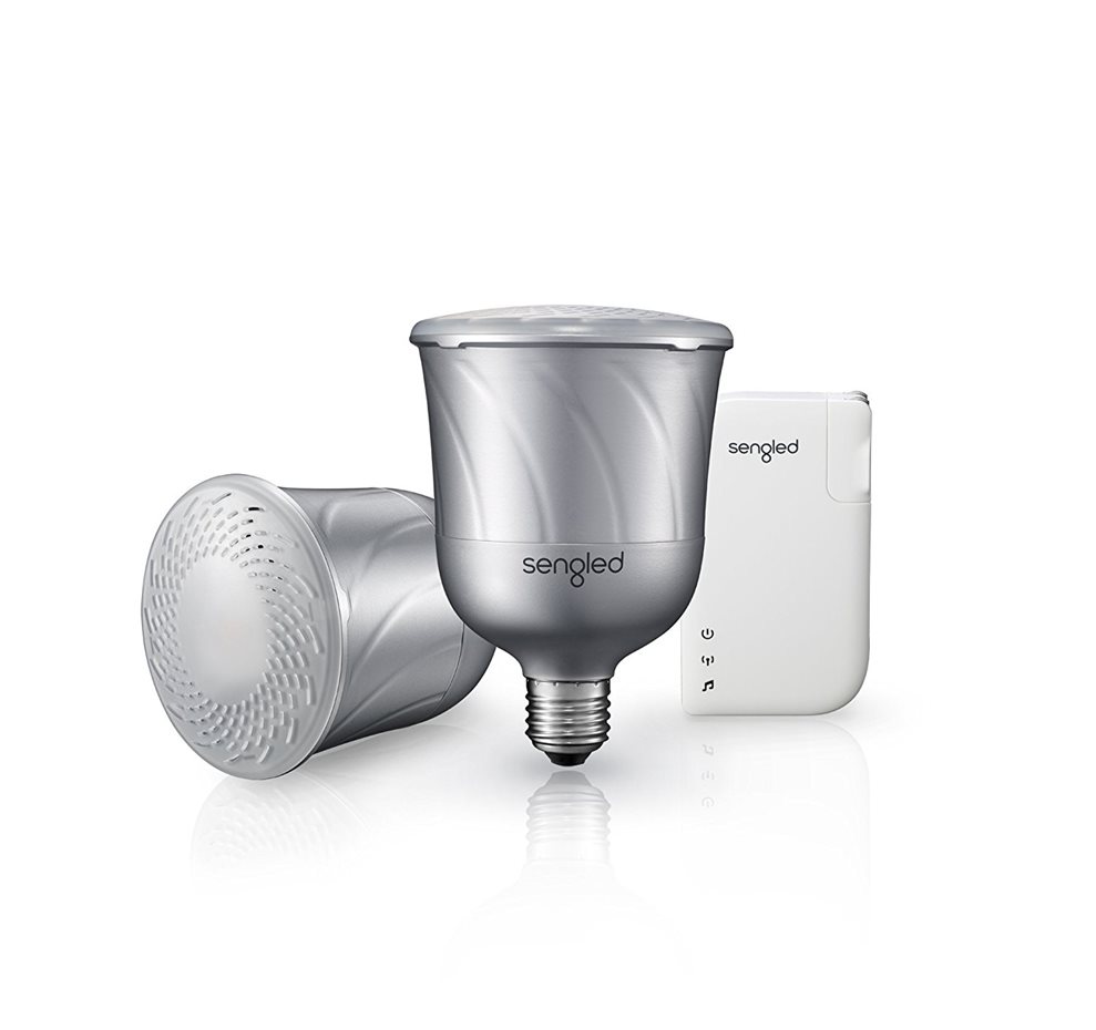 SengLed Pulse Link. Sengled, de Pulse Link, es una bombilla dotada con altavoz bluetooth JBL que conecta luz y sonido procedente del televisor por medio de un adaptador. De este modo se puede crear un sonido estéreo de alta calidad emitido a través de varias bombillas 