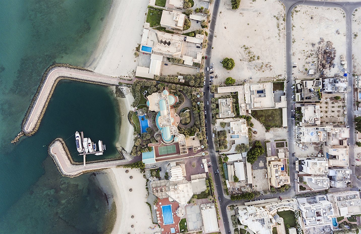 005. Vista aérea del barrio de Kuwait donde se ha construido. Se sitúa arriba a la derecha