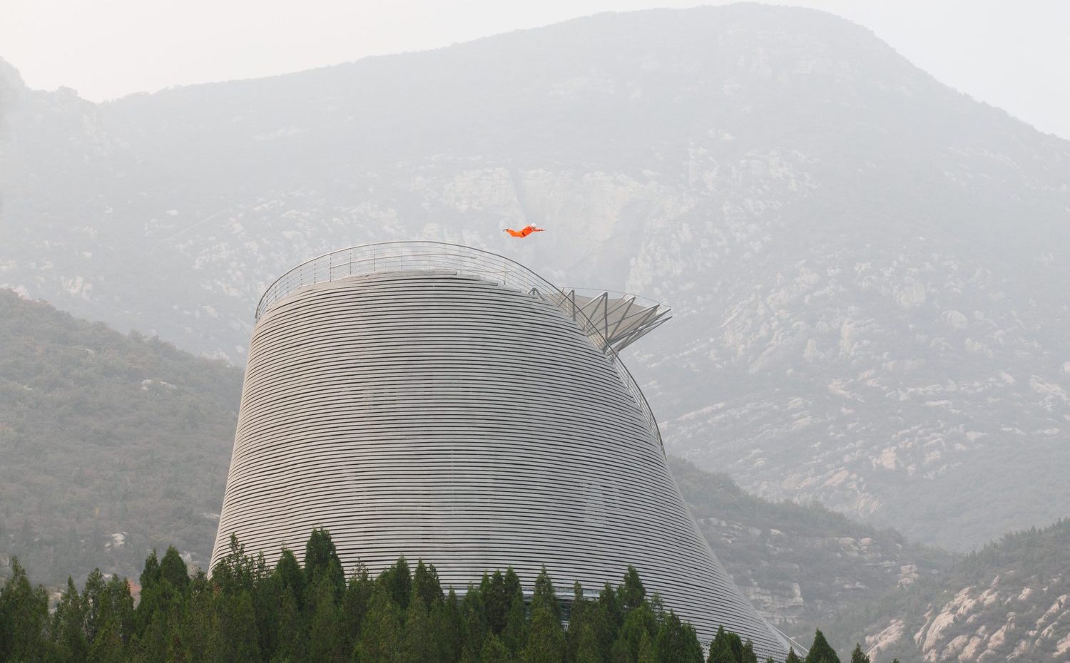 Teatro Shaolin de los Monjes Voladores en China de Mailitis Architects