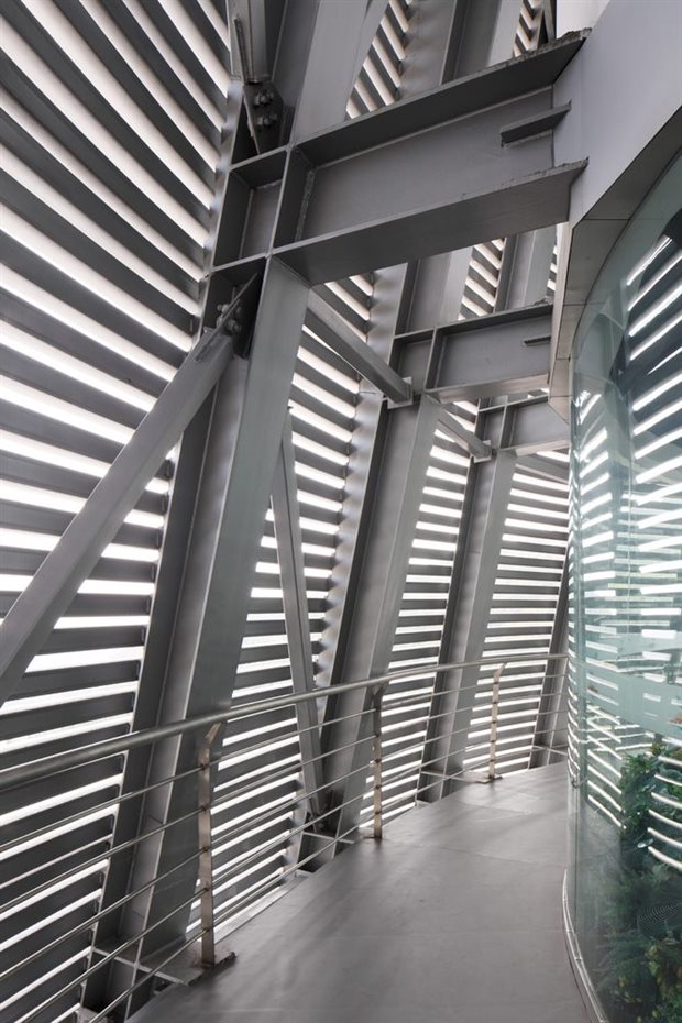 Teatro Shaolin de los Monjes Voladores en China de Mailitis Architects