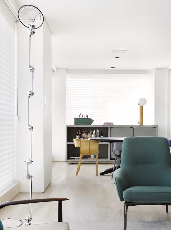ARQUITECTURA-154-2. Los compuestos orgánicos volátiles (VOC en sus siglas inglesas) presentes en los recubrimientos de pavimentos y muebles pueden causar problemas cutáneos