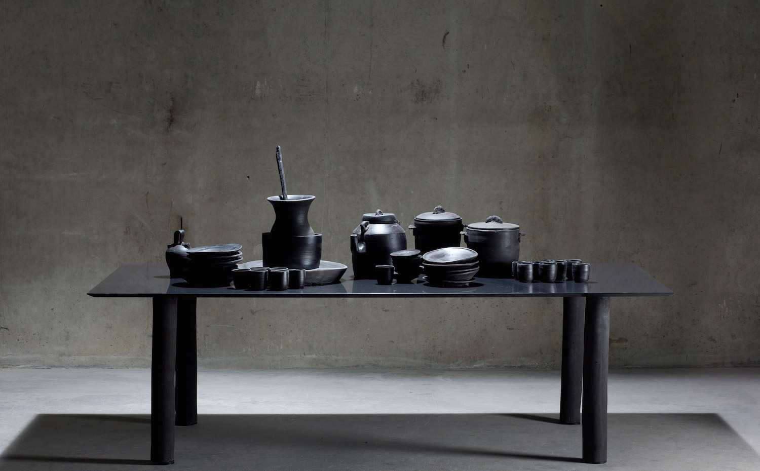 cosentino. Desde los utensilios hasta la vajilla y la mesa. Todo está fabricado con Dekton