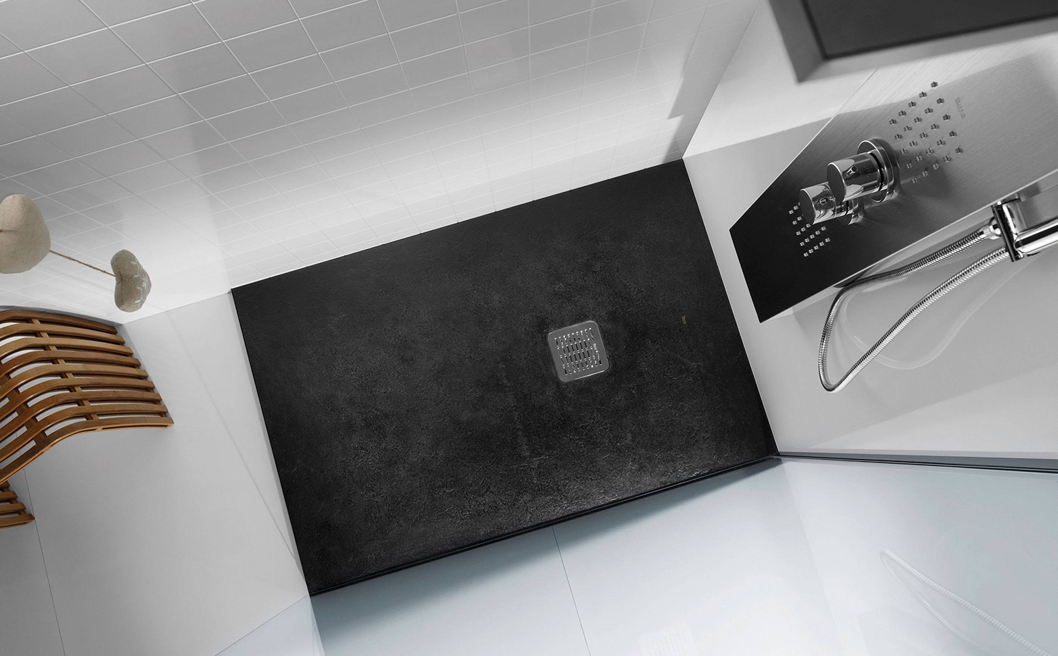 plato de ducha gama Terran, de Roca, fabricada con material Stonex 