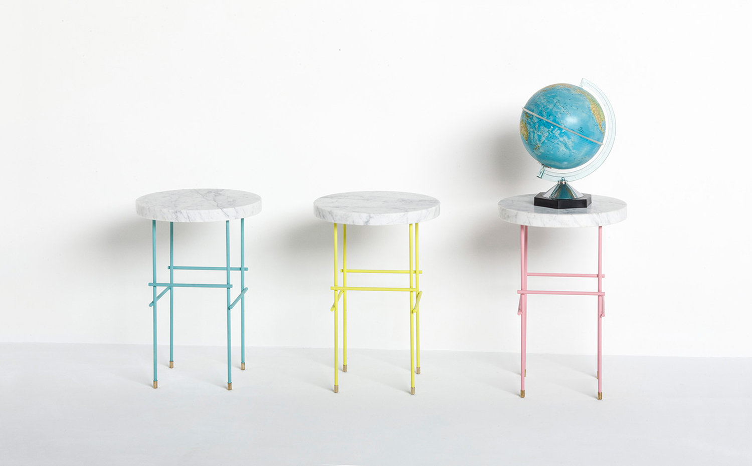 aparentment disseny marblelous-pedesstal-short 00. Diseño minimalista y lujo se combinan en los taburetes Marblelous de Josep Vila Capdevila, editados por Aparentment. El asiento es de mármol de Carrara y el soporte de bronce sólido