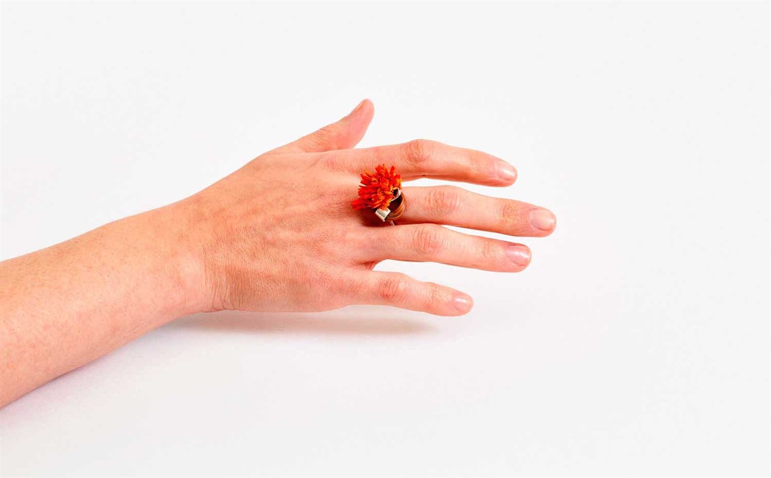 ga-hee-kang11. Anillo Ikebana