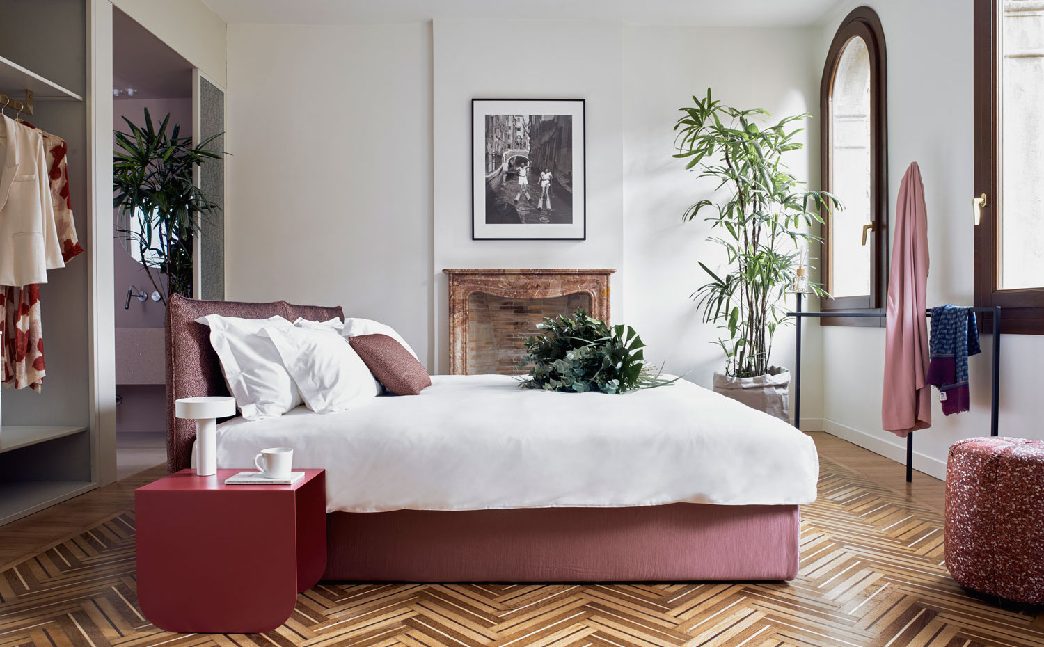Casa Flora6. El rosa millennial, el color del año, se extiende por las habitaciones