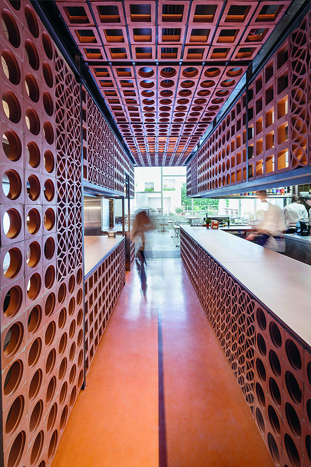cerámica restaurante Disfrutar de Barcelona, obra de El Equipo Creativo