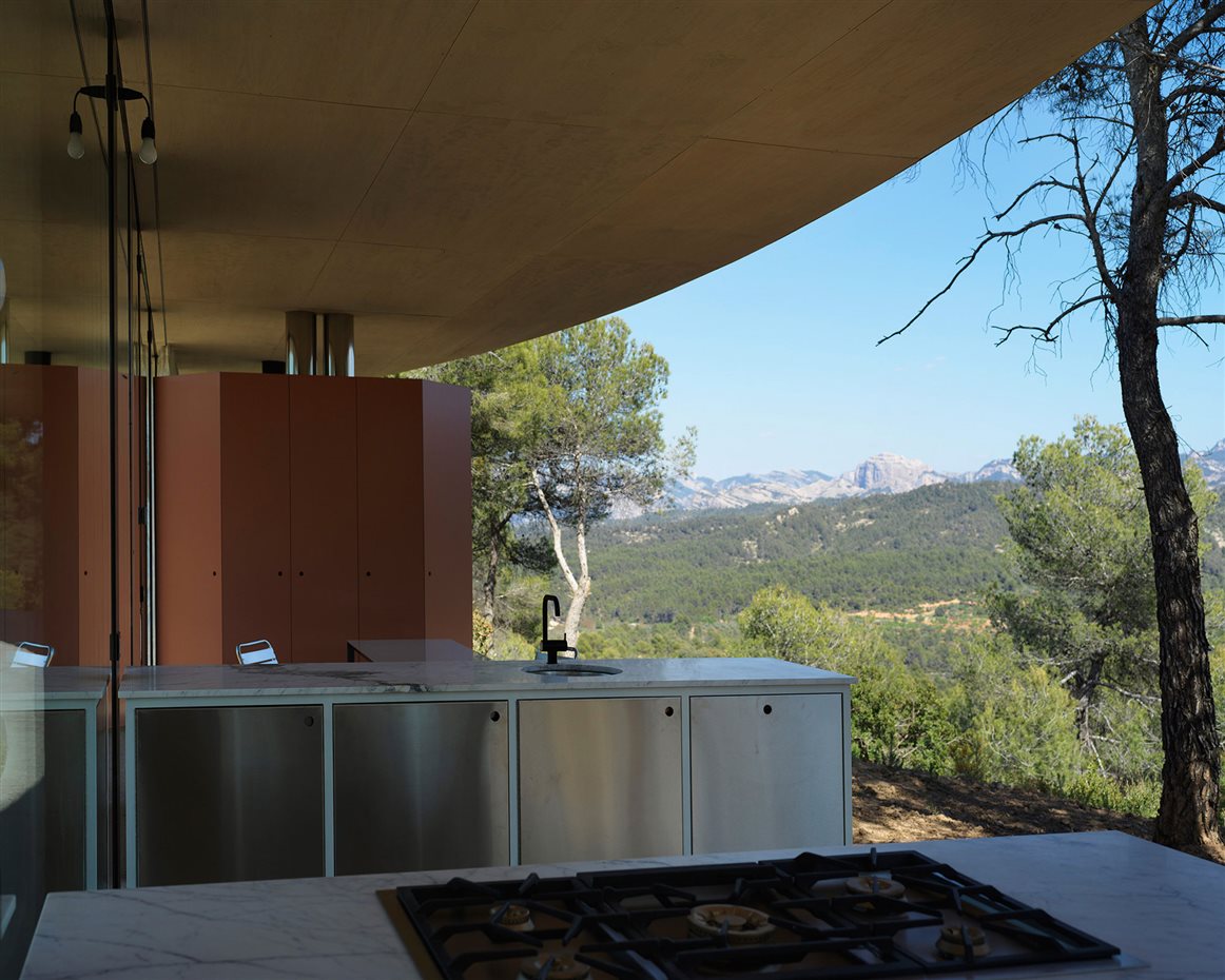 bp office kgdvs solo 7 srgb web. La cocina busca inspiración en el territorio mediterráneo
