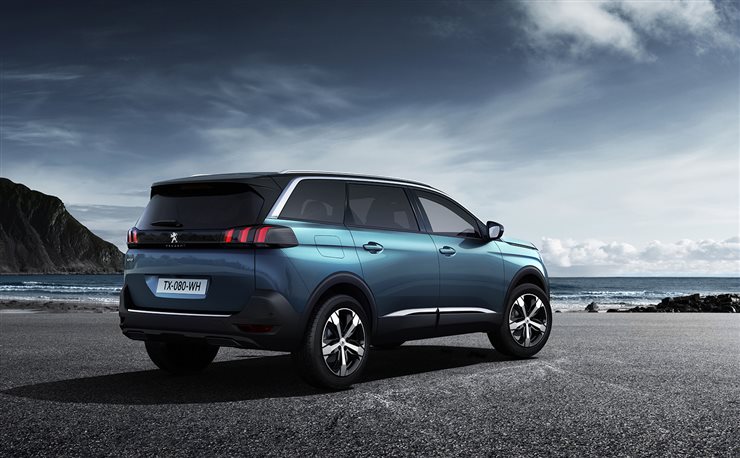 Para quien la adquiera junto con el nuevo SUV C Peugeot 5008, este puede equipar una estación de recarga en el maletero para tener la bicicleta siempre disponible