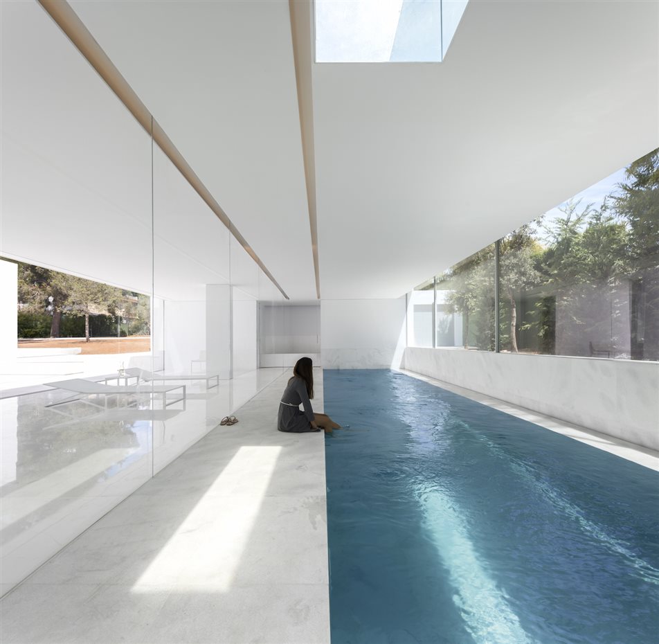 FRAN SILVESTRE ARQUITECTOS  HOUSE BETWEEN THE PINE FOREST  (19). Casa en Paterna, por Fran Silvestre