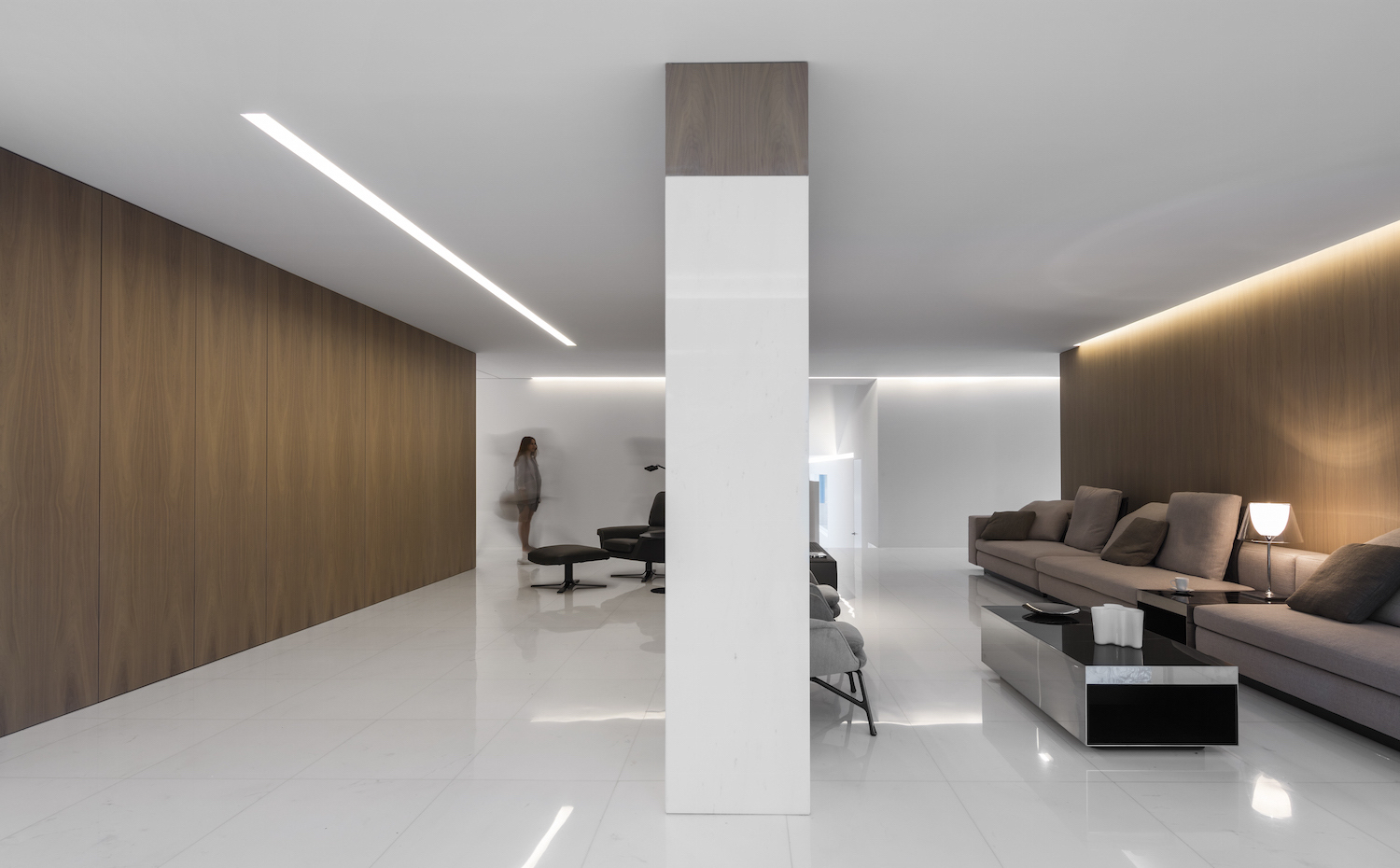 FRAN SILVESTRE ARQUITECTOS  HOUSE BETWEEN THE PINE FOREST  (21). Casa en Paterna, por Fran Silvestre