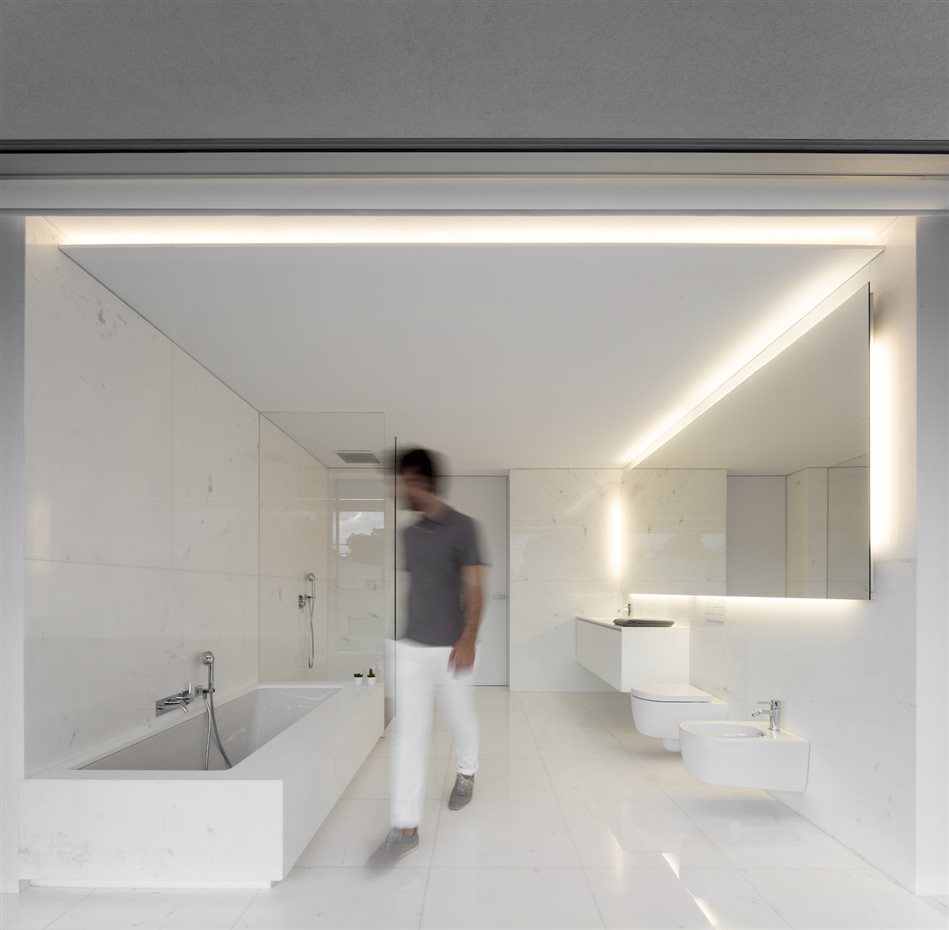 FRAN SILVESTRE ARQUITECTOS  HOUSE BETWEEN THE PINE FOREST  (31). Casa en Paterna, por Fran Silvestre