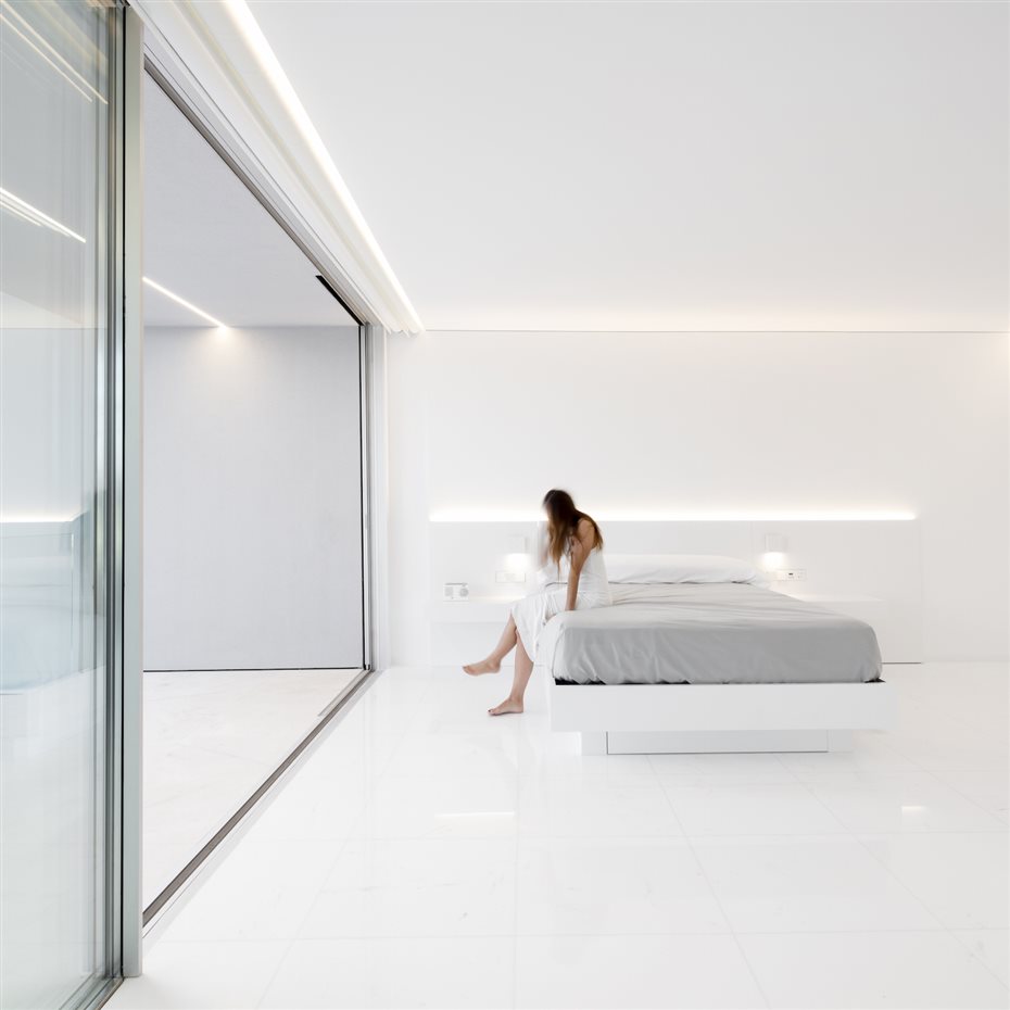 FRAN SILVESTRE ARQUITECTOS  HOUSE BETWEEN THE PINE FOREST  (32). Casa en Paterna, por Fran Silvestre