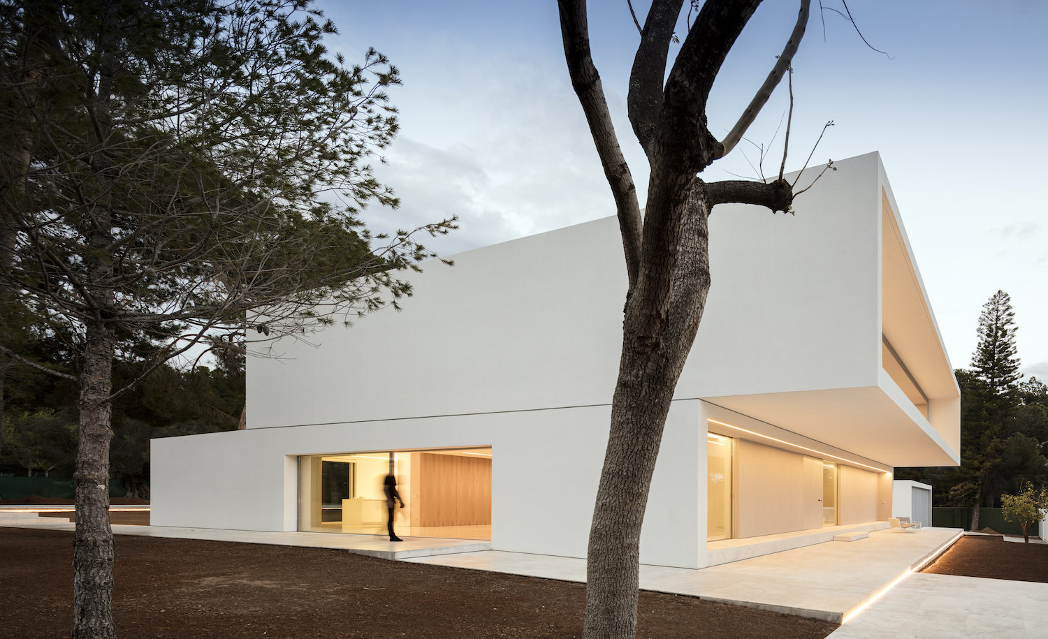 FRAN SILVESTRE ARQUITECTOS  HOUSE BETWEEN THE PINE FOREST  (36). Casa en Paterna, por Fran Silvestre