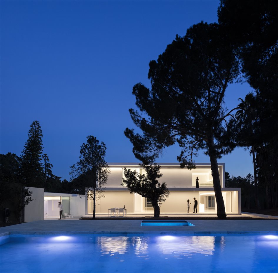 FRAN SILVESTRE ARQUITECTOS  HOUSE BETWEEN THE PINE FOREST  (53). Casa en Paterna, por Fran Silvestre