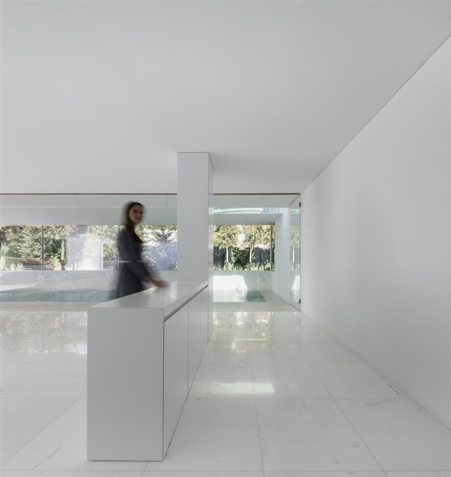 FRAN SILVESTRE ARQUITECTOS  HOUSE BETWEEN THE PINE FOREST  (55). Casa en Paterna, por Fran Silvestre
