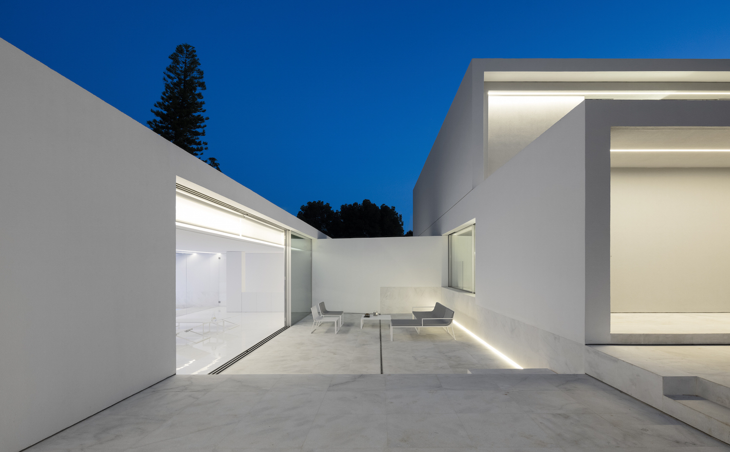 FRAN SILVESTRE ARQUITECTOS  HOUSE BETWEEN THE PINE FOREST  (5). Casa en Paterna, por Fran Silvestre