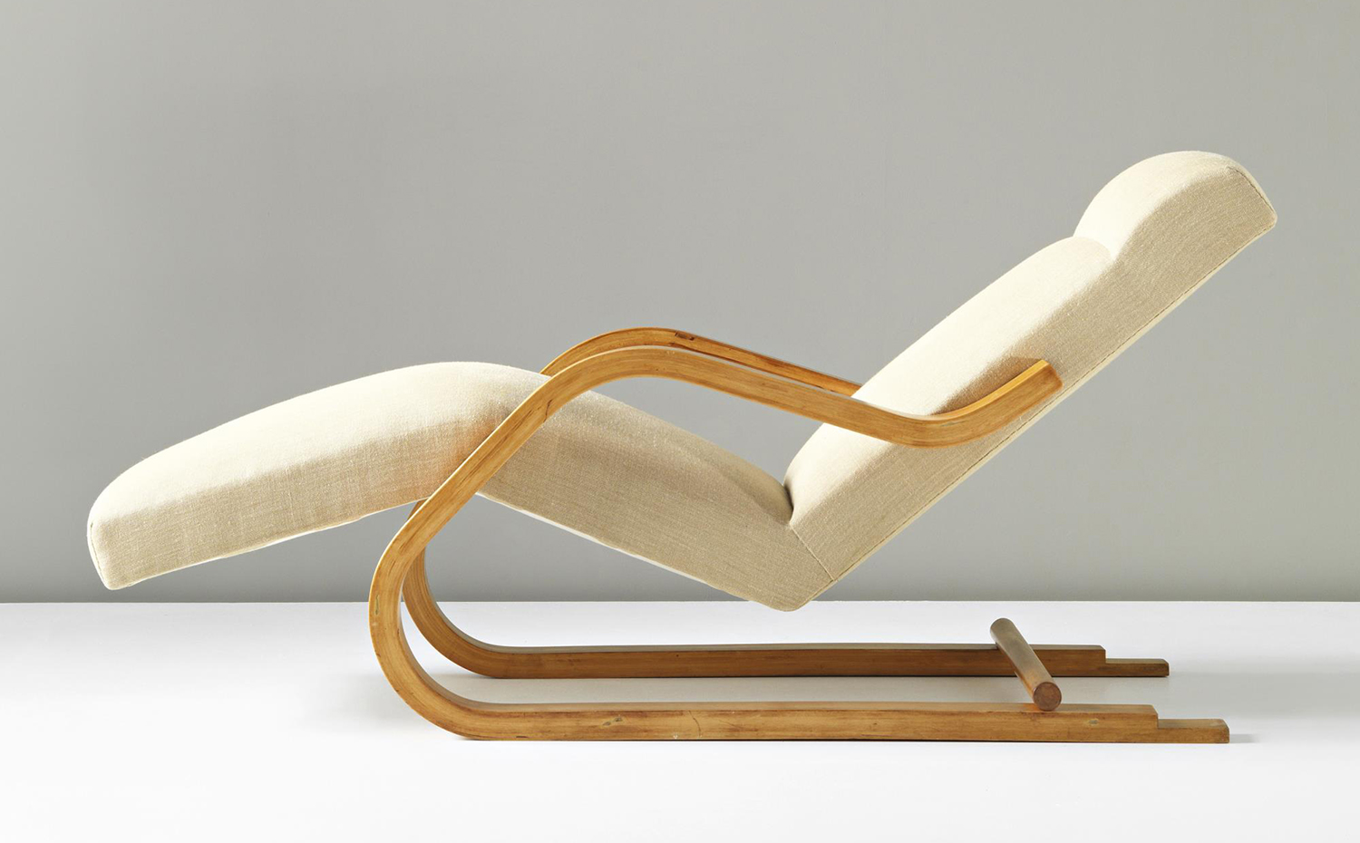Abedul Europeo Lounge Chair 43, un diseño de Alvar Aalto madera