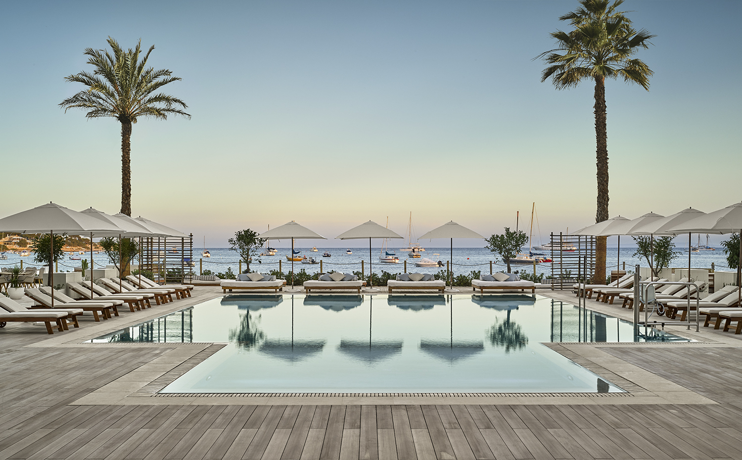 IBIZABAY JUNIO17 DeluxeGarden 25388 C1 RGB. Nobu Hotel Ibiza Bay