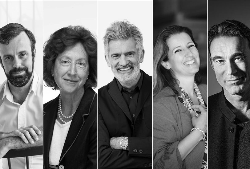 De izquierda a derecha, Alvaro Castro, María de Corral, Alfredo Häberli, Benedetta Tagliabue y Robert Thiemann, miembros del jurado del Concurso Internacional de Diseño Andreu Wor
