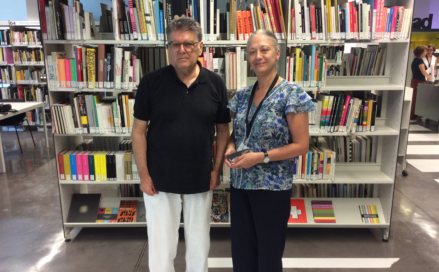 2017-07-11 12.51.10. América Sánchez y Pilar Vélez, directora del Museo del Diseño de Barcelona