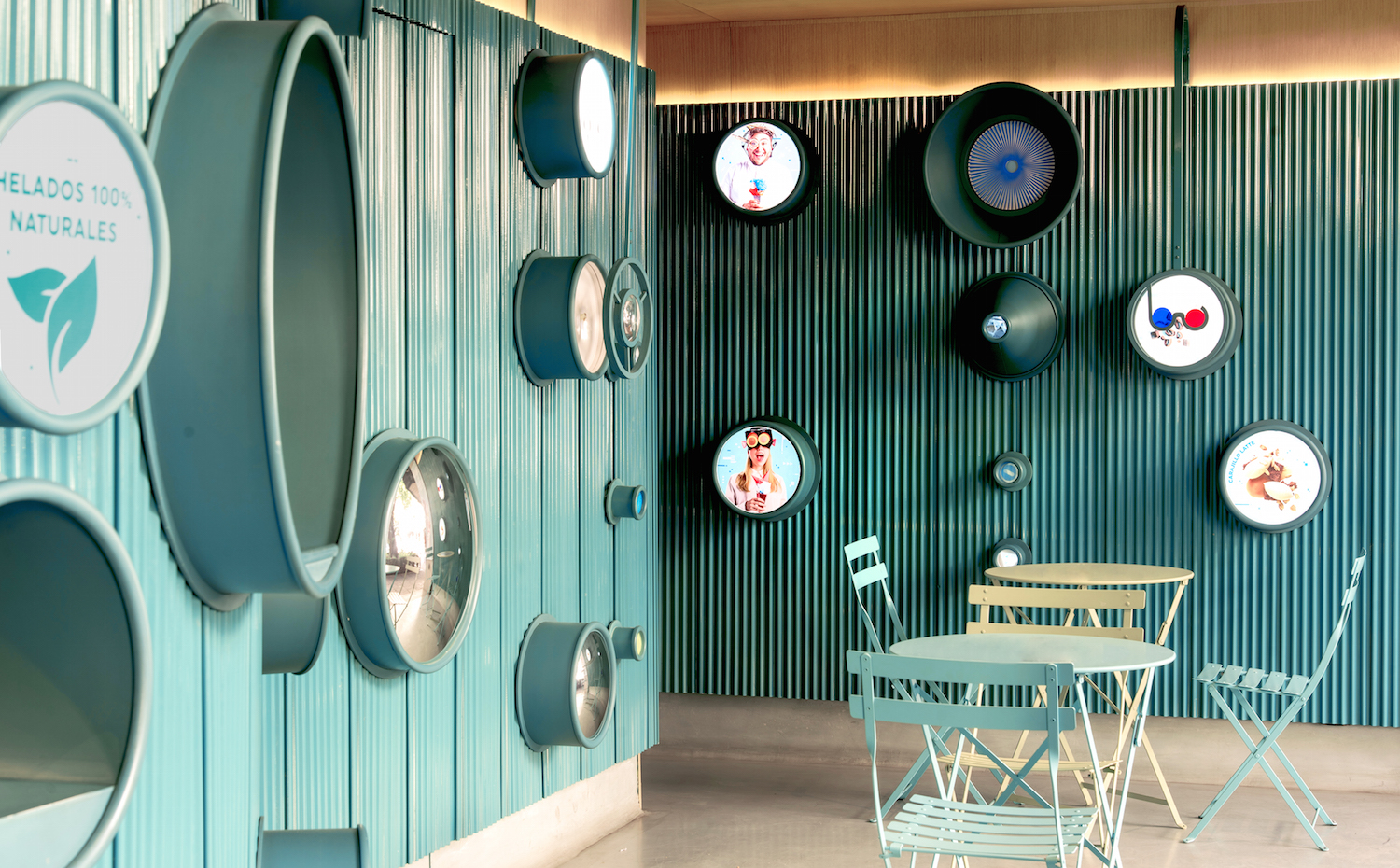 E+C GELATOSCOPIO 15. Un escenario hecho para que el cliente conecte con sus emociones y recuerdos más intensos a la vez que se deja llevar por las tentaciones del paladar