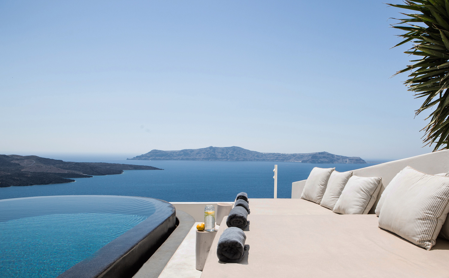 Porto Fira Suites