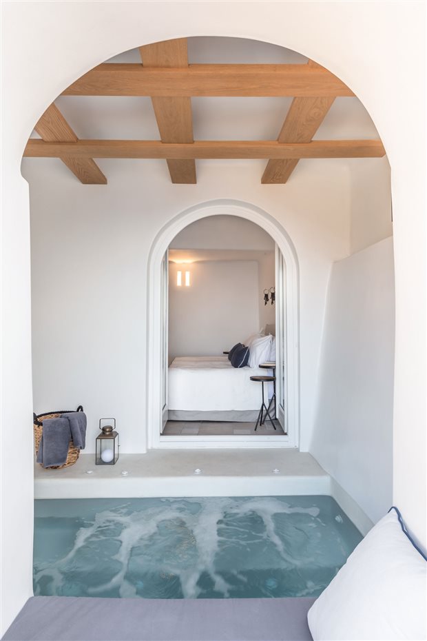 Porto Fira Suites