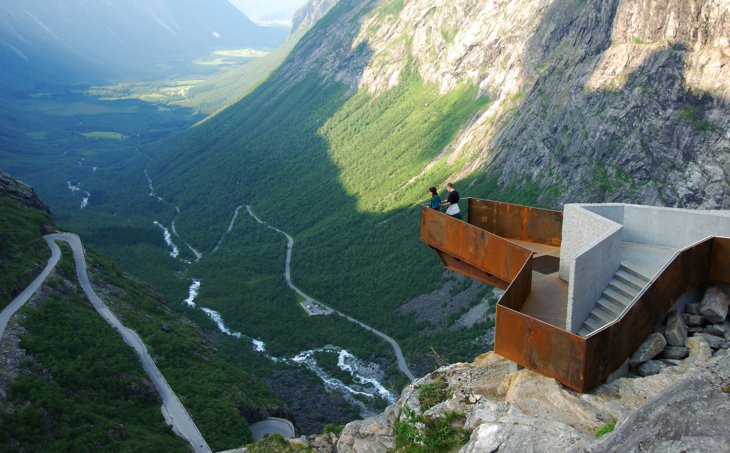 Mirador de Trollstigen en la ruta de Geiranger, de Reiulf Ramstad Arkitekter AS