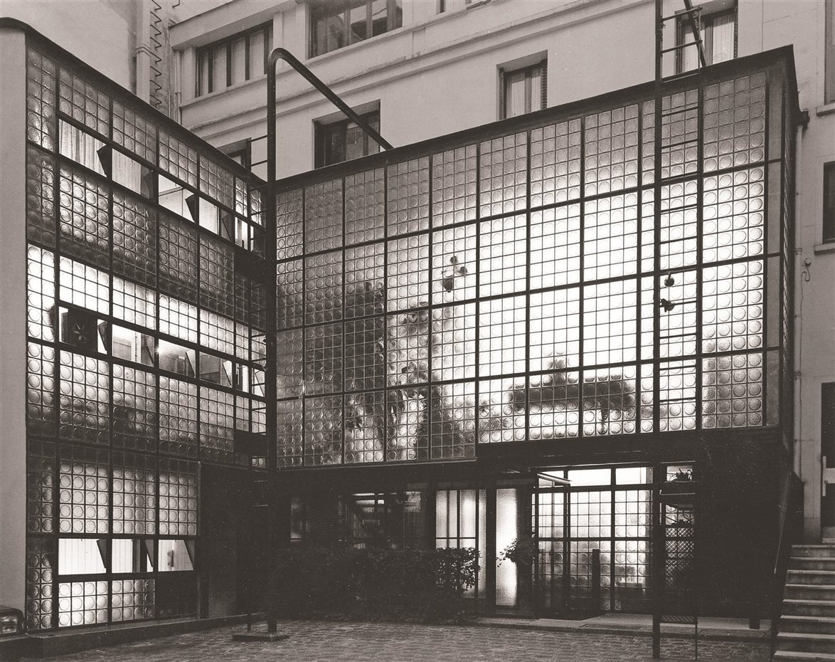 027 Maison de Verre. Pierre Chareau, Bernard Bijovet: Maison de Verre, París, Francia, 1932