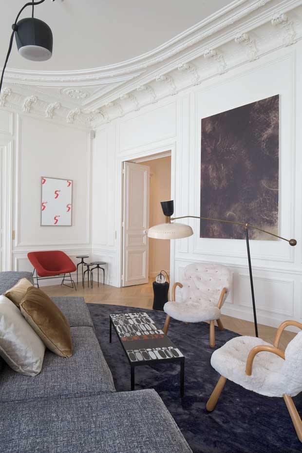 08-Rodolphe-Parente-Appartement-Trocadero---(c)Olivier-Amsellem. Los propietarios son dos apasionados del arte y coleccionistas de muebles contemporáneos