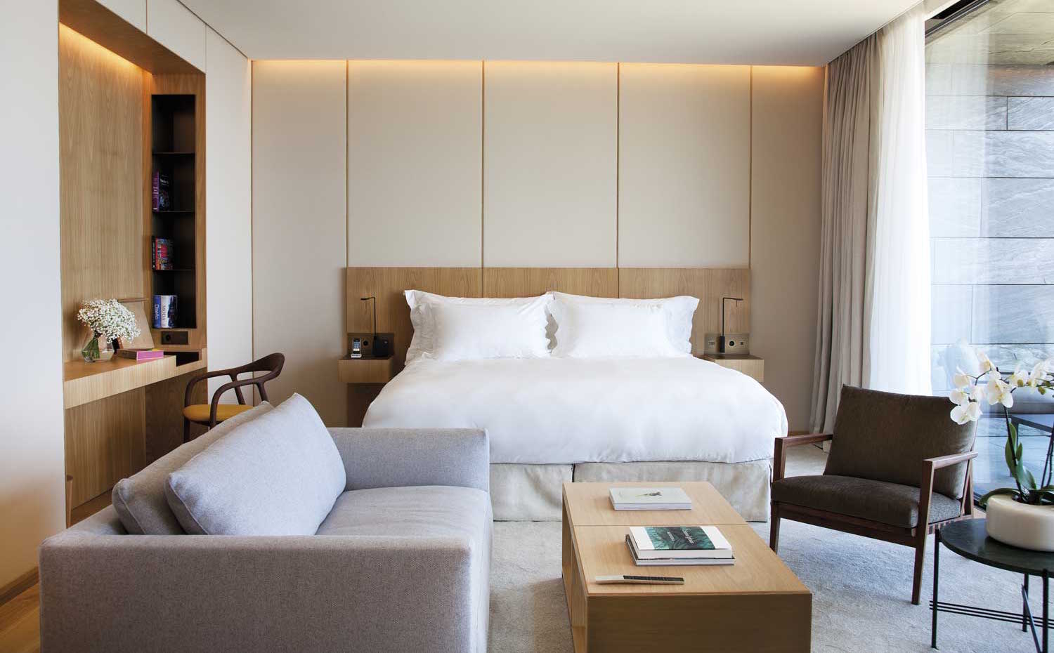 akelarre-hotel-san-sebastian-room-deluxe-sea-view-IMG 9454. La habitación Deluxe tiene una decoración doméstica