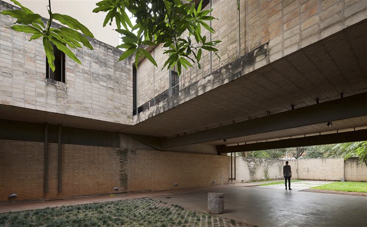 Casa Fanego, en Paraguay, de Solano Benitez, Gloria Cabral y Sergio Fanego