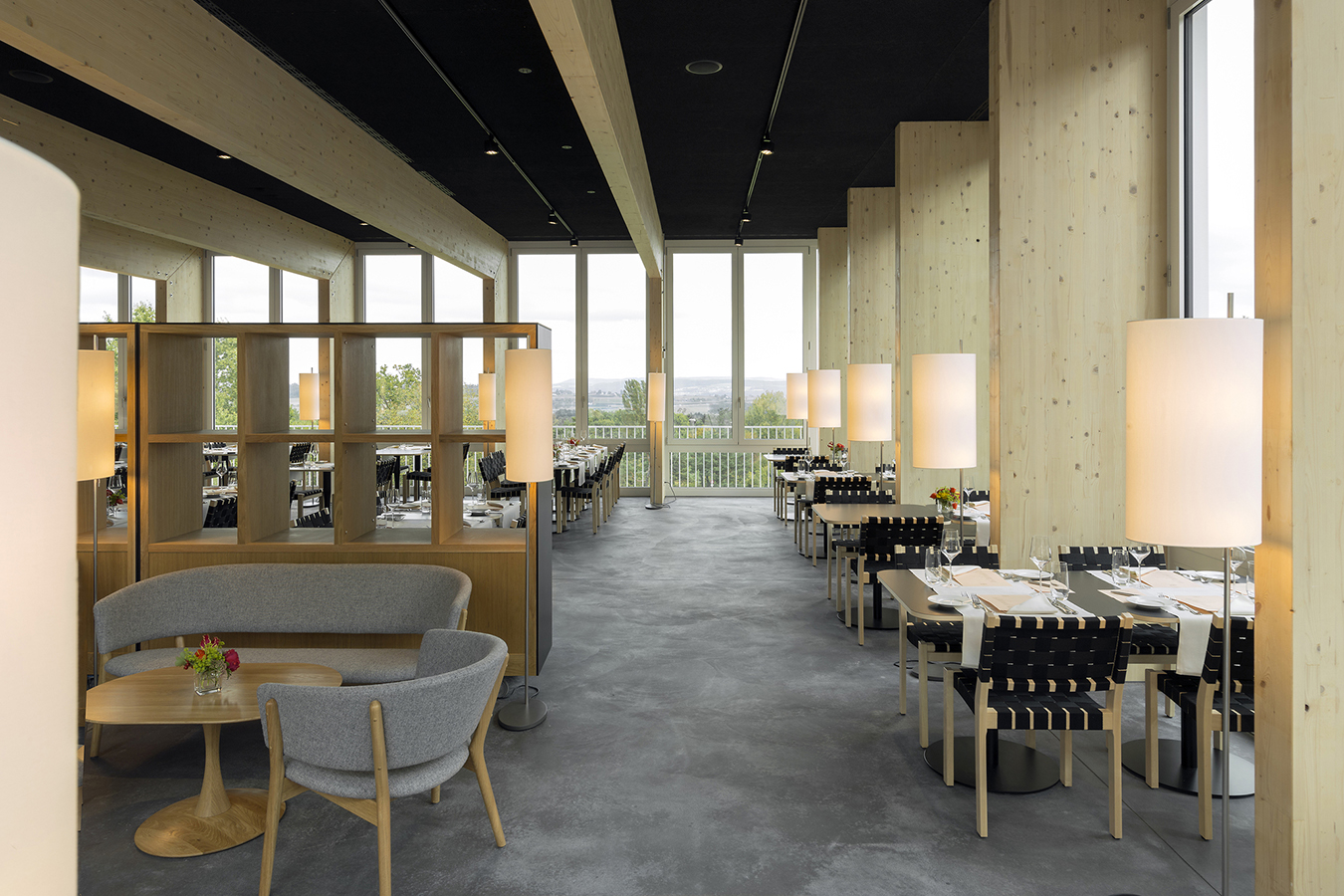 Gastropabellón ETH Hönggerberg en Zurich, Suiza, de Emilio Tuñón y Marceline Ruckstuhl.