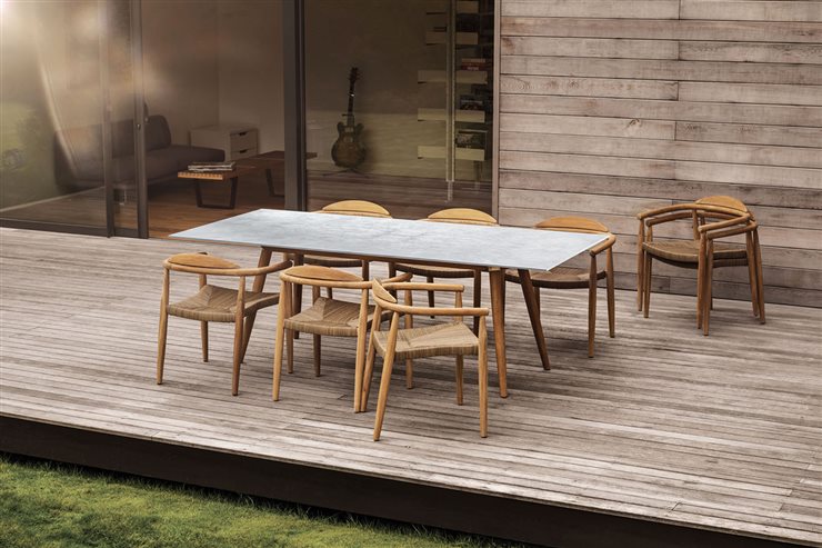 La teca con la que se fabrica la colección Dansk, diseño de Povl Eskildsen, procede de explotaciones sostenibles
