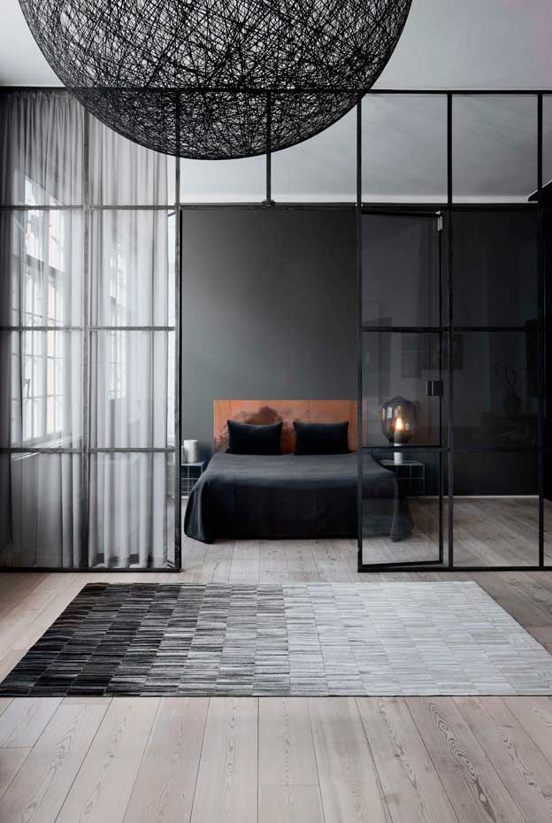 Aproximación paulatina a la oscuridad salón color negro