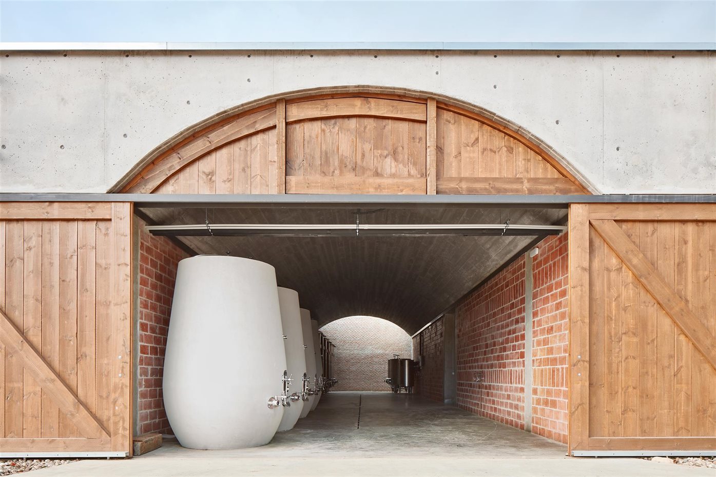 Bodegas en Mont-Ras, de Jorge Vidal y Victor Rahola