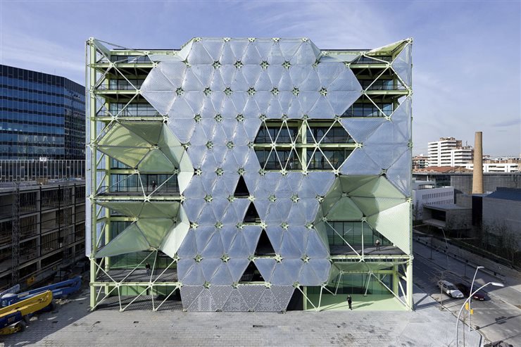 Edificio Media-Tic, de Enrique Ruiz-Geli.
