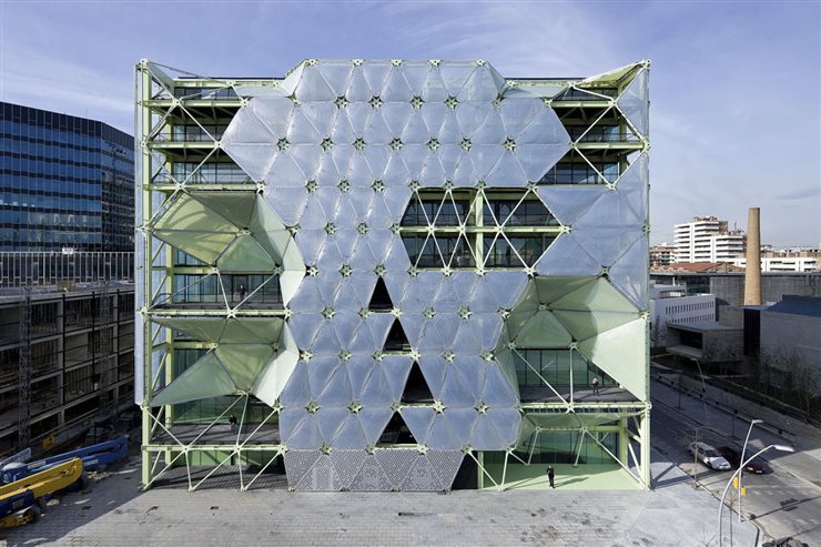 Edificio Media-Tic, de Enrique Ruiz-Geli.
