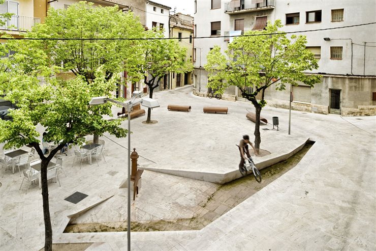 Rehabilitación de la plaza de Banyoles, de estudio Mias.
