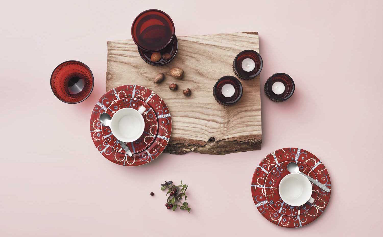 Iittala 2017 christmas red Taika Kastehelmi JPG. [01] Viejos cuentos finlandeses