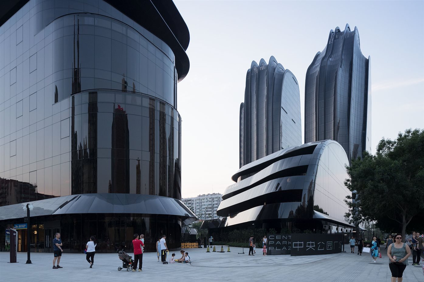 Chaoyang Park Plaza, Pekín, MAD Architects
