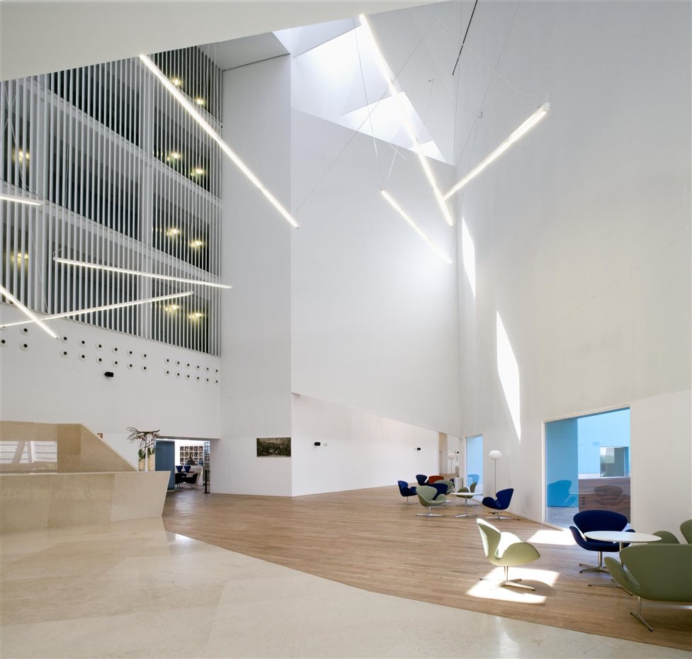 Hotel Hiberus José Antonio Martínez Lapeña y Elías Torres Tur Premio Nacional de Arquitectura