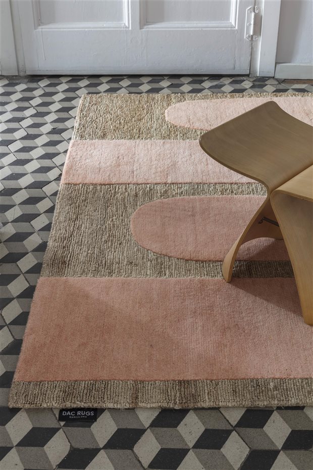 Helena Rohner for DAC RUGS STRAWBERRY POSYCLE DET. copyright Amador Toril. 