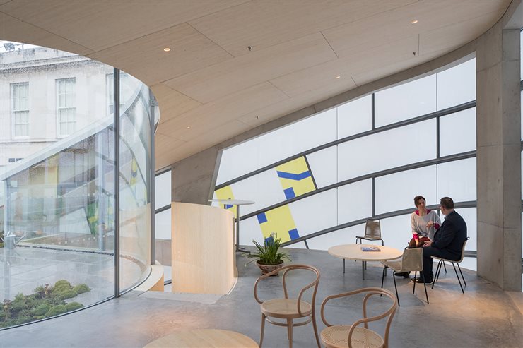El edificio de Steven Holl se compone de tres capas: hormigón, bambú y vidrio.