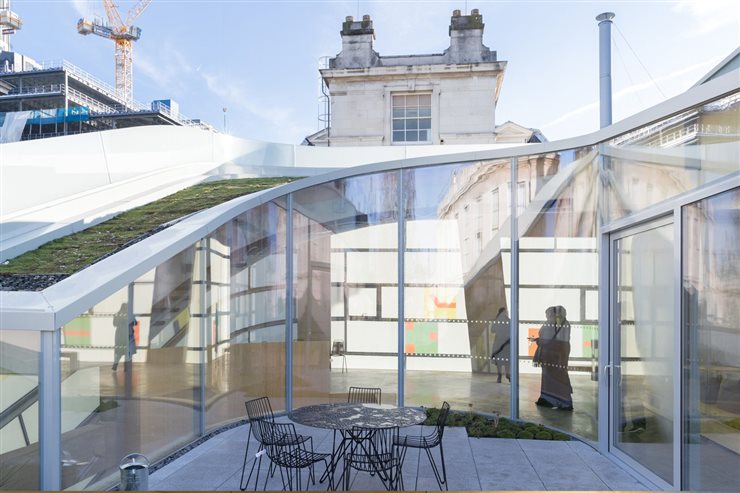 La azotea del Centro Maggie de Steven Holl funciona como un espacio flexible.