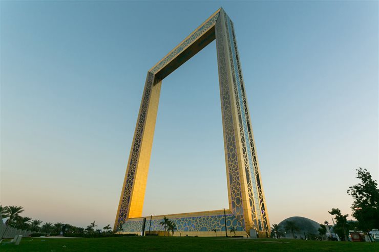 La colosal construcción tiene 150 metros de altura.