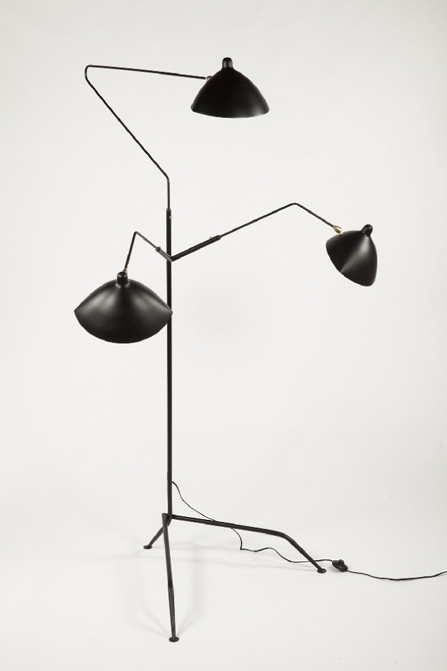 Lámpara de pie de tres brazos, de la serie Formes Noires.

