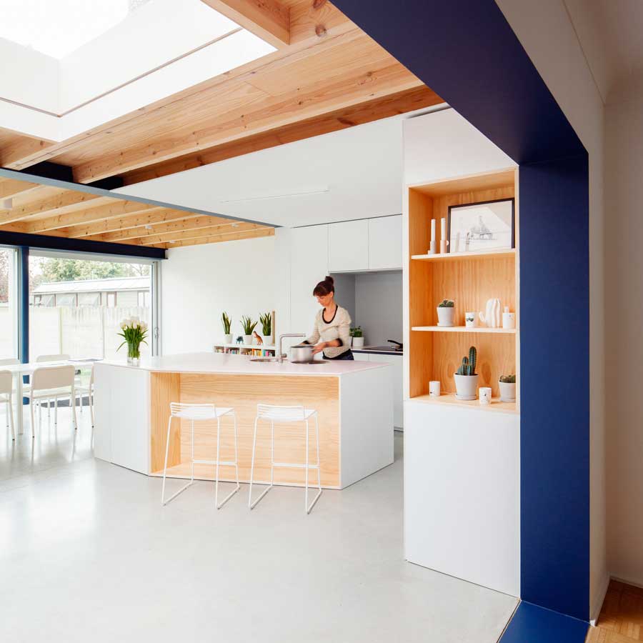  Pequeños toques de color puertas estudio belga i.s.m.architecten
